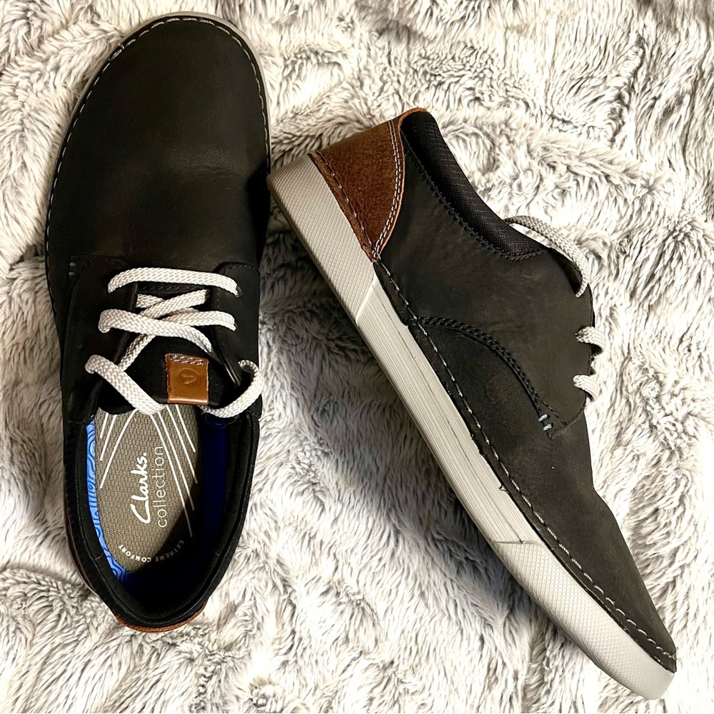 Clarks Black Leather Oxfords with Gray Laces